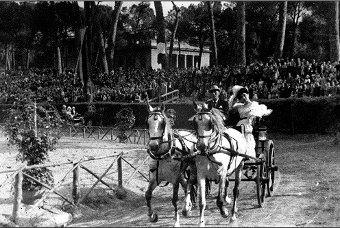 Piazza di Siena: la storia