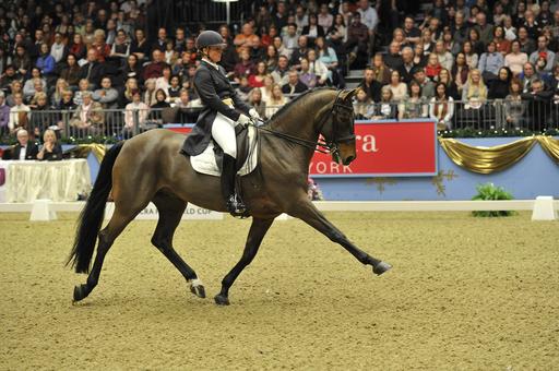 Reem Acra World Cup Londra: Charlotte e Valegro danzano per la vittoria