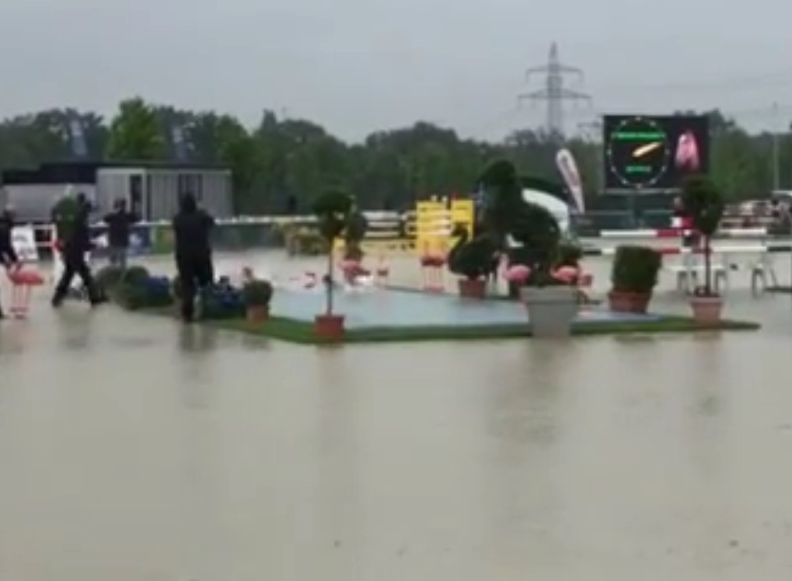 Al Csi di Magna Racino ci si diverte con giochi acquatici riservati ai coraggiosi – Video