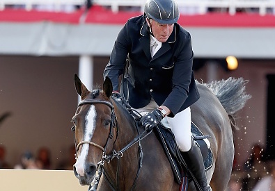 John Whitaker mette la sua firma sul Global Champions Tour di Monaco