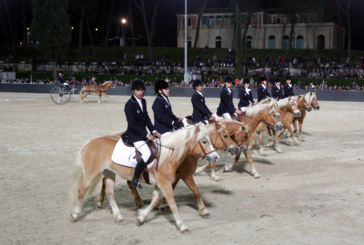 Piazza di Siena, in attesa del Carosello di Villa Buon Respiro