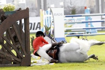 Charlotte Casiraghi cade da cavallo al Global Champions Tour
