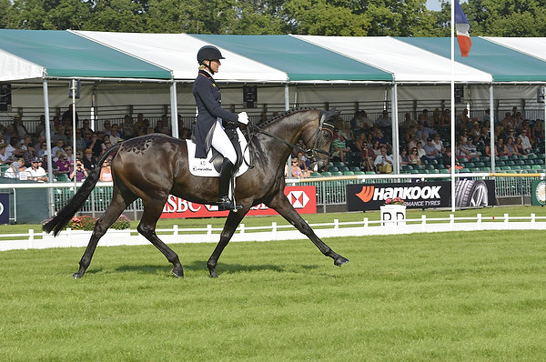 Ingrid Klimke al comando dopo la prima giornata al CCI di Burghley