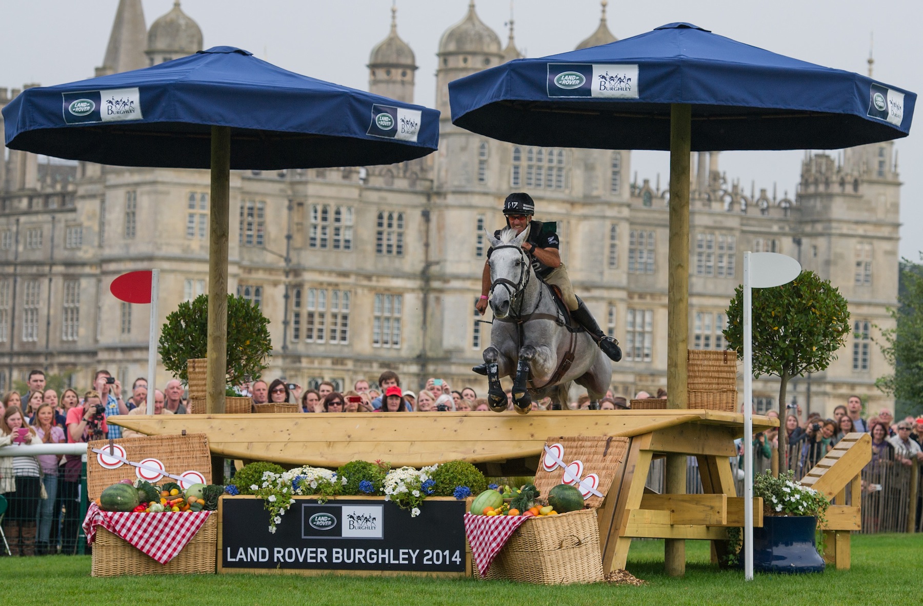 Andrew Nicholson in testa dopo il cross al CCI di Burghley
